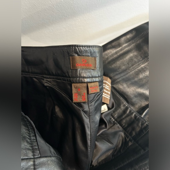 ISO Danier Black Leather Cropped Straight-Leg Pants with Zipper Detail - Size 8 - Picture 14 of 15